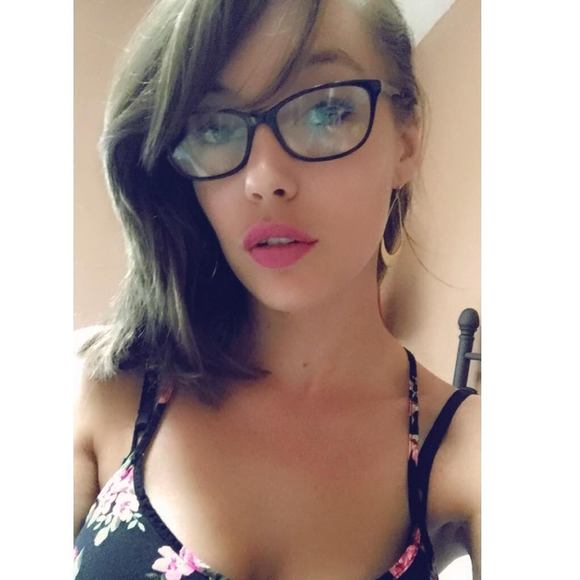 Meet your Posher, Casey - Picture 1 of 1